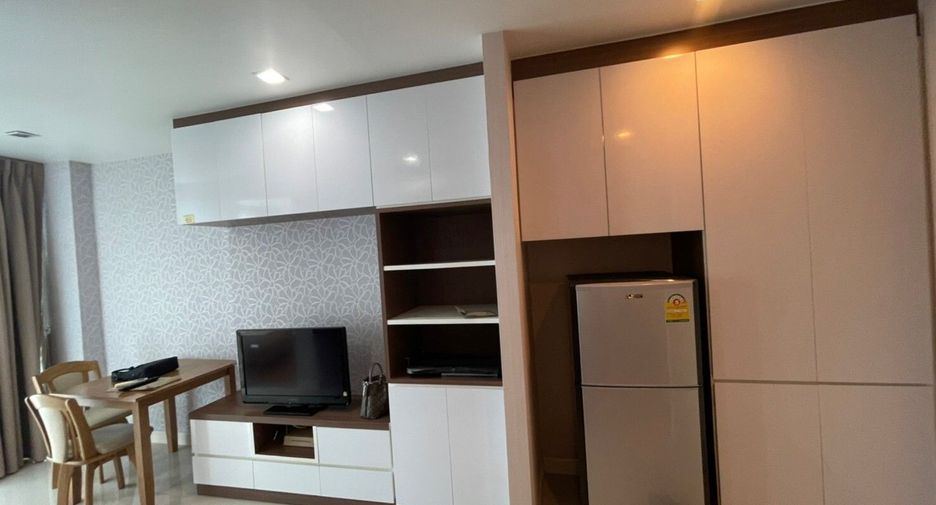 For rent 1 bed condo in Bang Rak, Bangkok