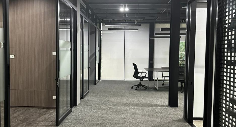 For rent 21 bedrooms office in Bang Na, Bangkok