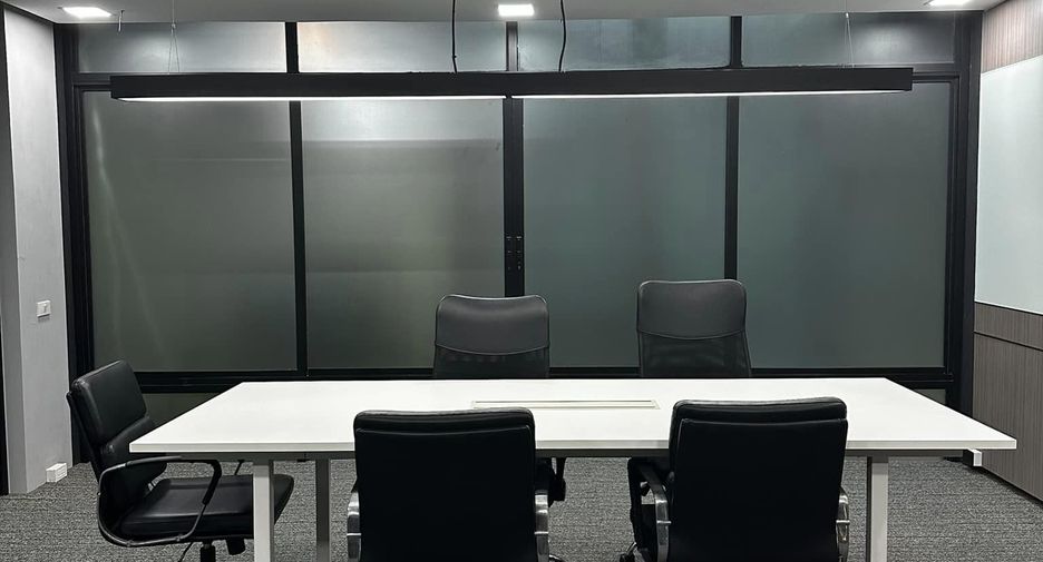 For rent 21 bedrooms office in Bang Na, Bangkok