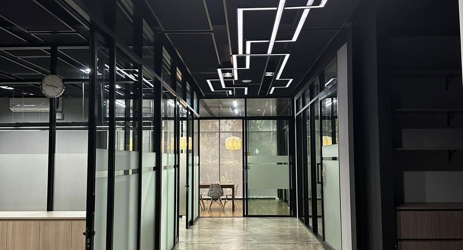 For rent 21 bedrooms office in Bang Na, Bangkok