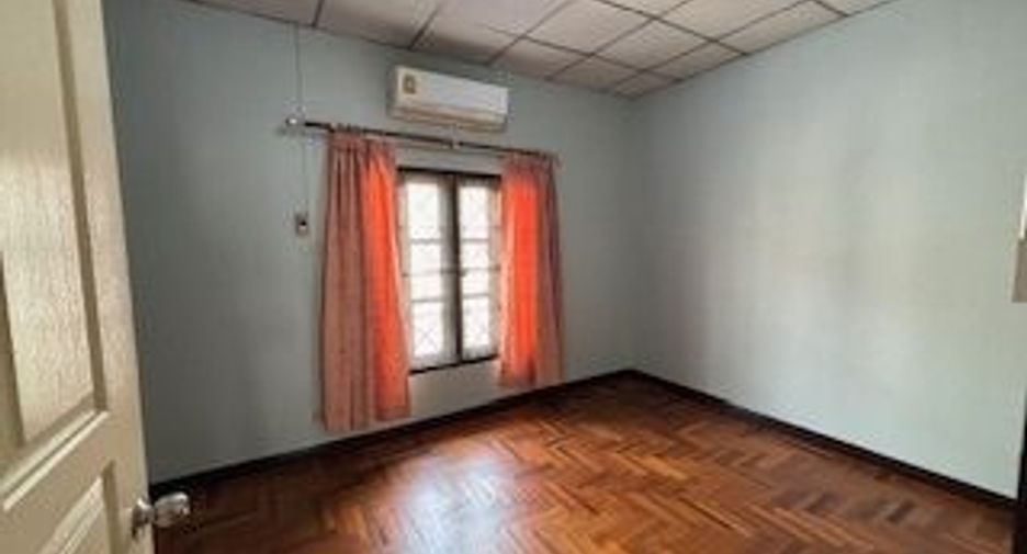 ให้เช่า 4 ห้องนอน ทาวน์เฮ้าส์ ใน วังทองหลาง, กรุงเทพฯ