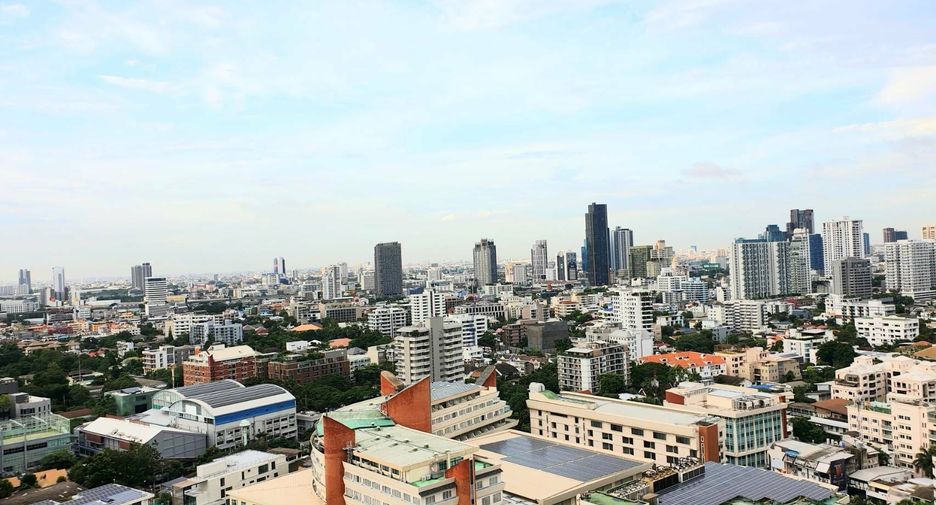 À louer 4 chambres condo à Watthana, Bangkok