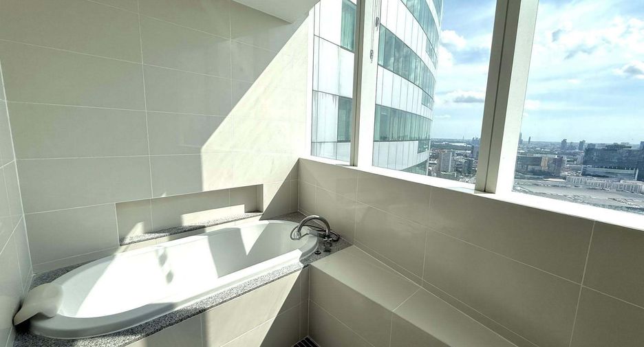 Condo en alquiler de 3 habitaciones en Khlong Toei, Bangkok