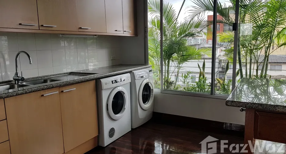 Condo en alquiler de 3 habitaciones en Sathon, Bangkok