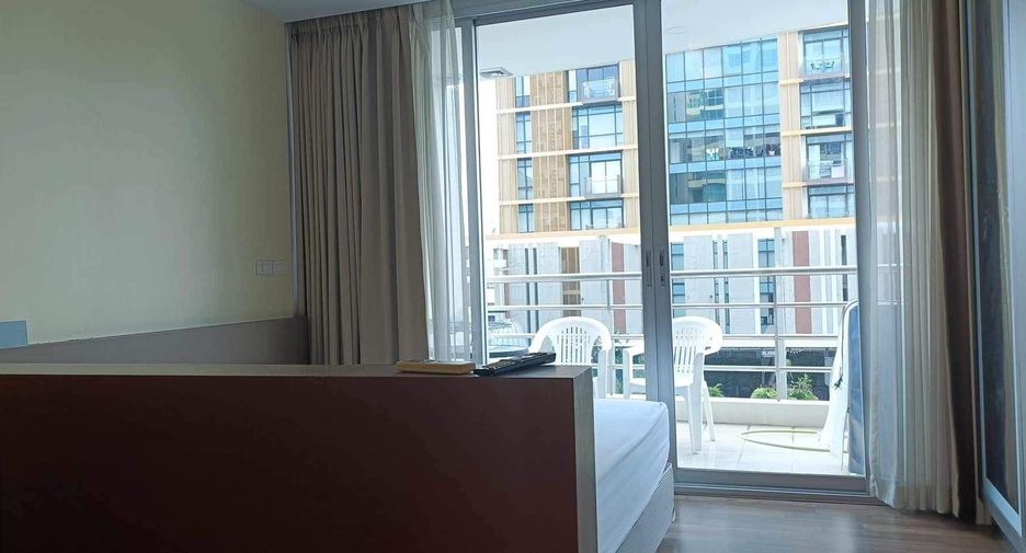 For rent studio condo in Pathum Wan, Bangkok