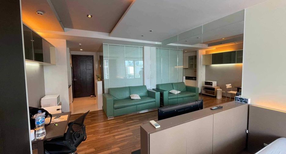 For rent studio condo in Pathum Wan, Bangkok