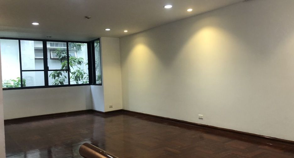 For rent 4 ベッドルーム townhouse in Pathum Wan, Bangkok