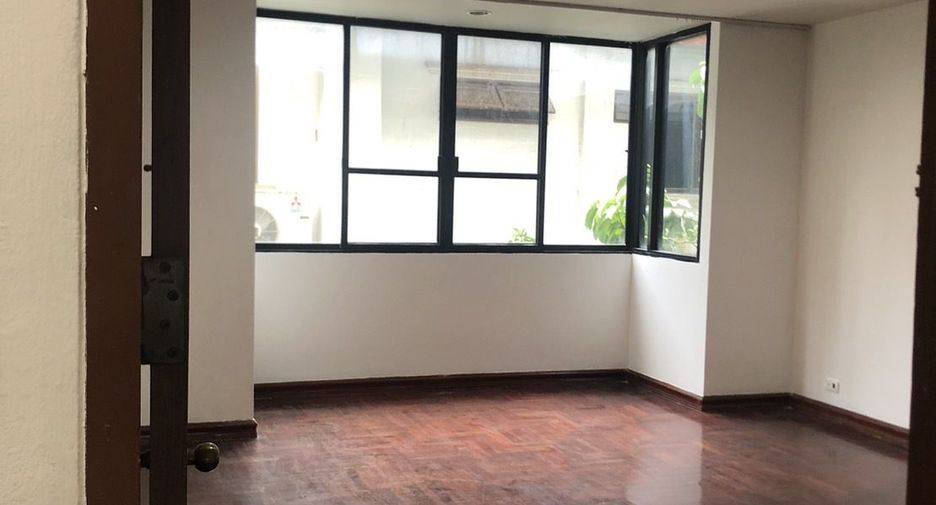 For rent 4 ベッドルーム townhouse in Pathum Wan, Bangkok
