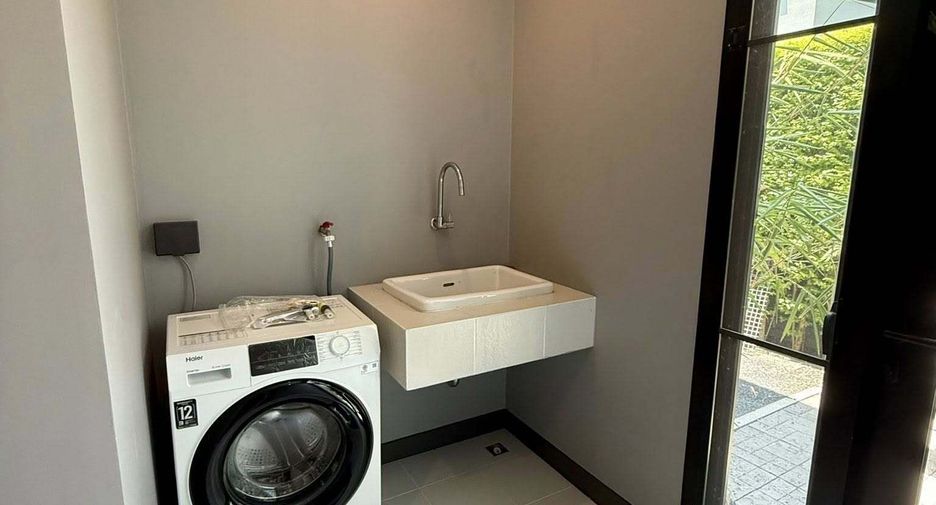 ให้เช่า 4 ห้องนอน บ้านเดี่ยว ใน บางกะปิ, กรุงเทพฯ
