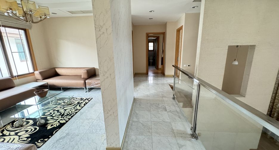 For rent 3 bedrooms house in Suan Luang, Bangkok