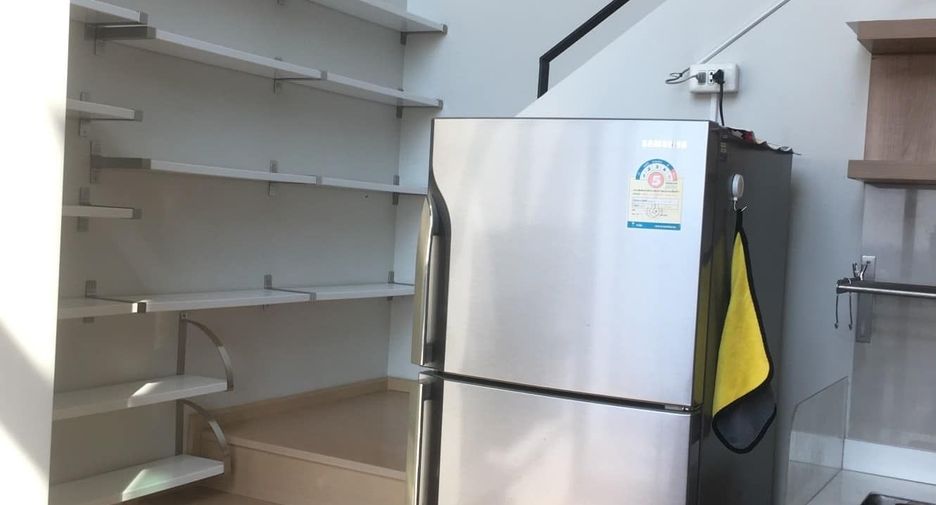 Wohnung zur Miete mit 2 Zimmer in Pathum Wan, Bangkok