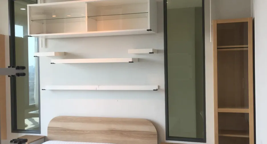 For rent 2 bedrooms condo in Pathum Wan, Bangkok