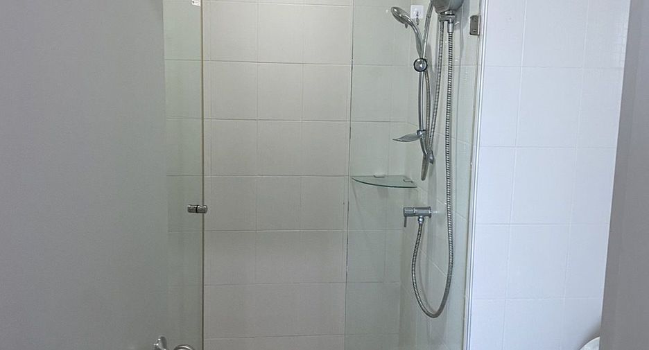 For rent 2 bedrooms condo in Thon Buri, Bangkok