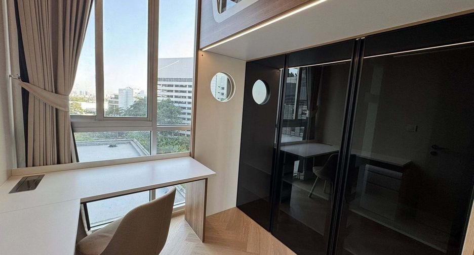 À louer 2 chambres condo à Huai Khwang, Bangkok