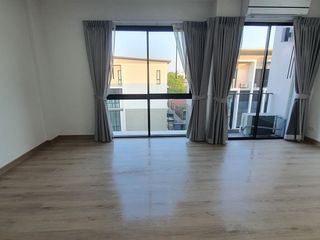 For rent office in Lat Phrao, Bangkok