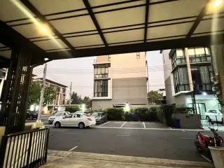 For rent office in Lat Phrao, Bangkok