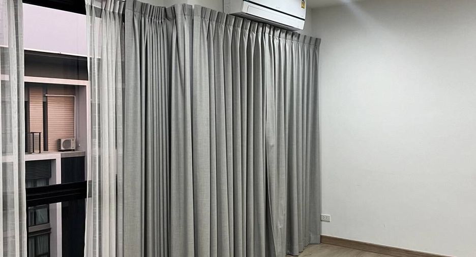 For rent office in Lat Phrao, Bangkok