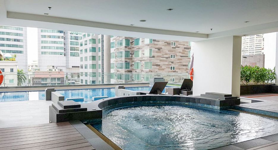 For rent 2 bedrooms apartment in Khlong Toei, Bangkok