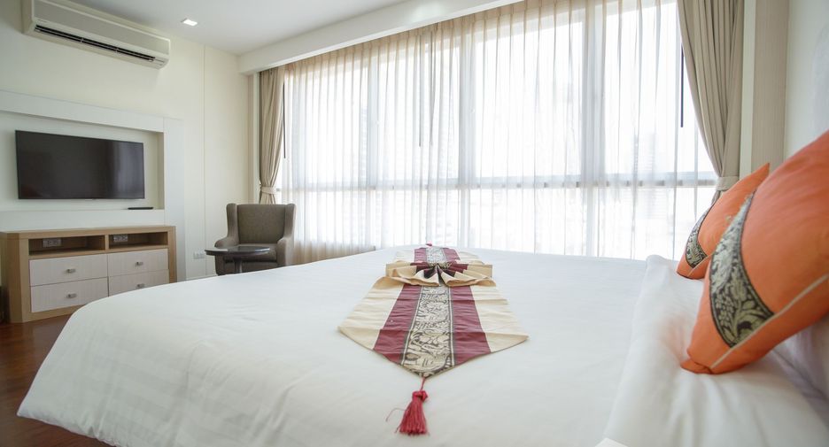 For rent 2 bedrooms apartment in Khlong Toei, Bangkok