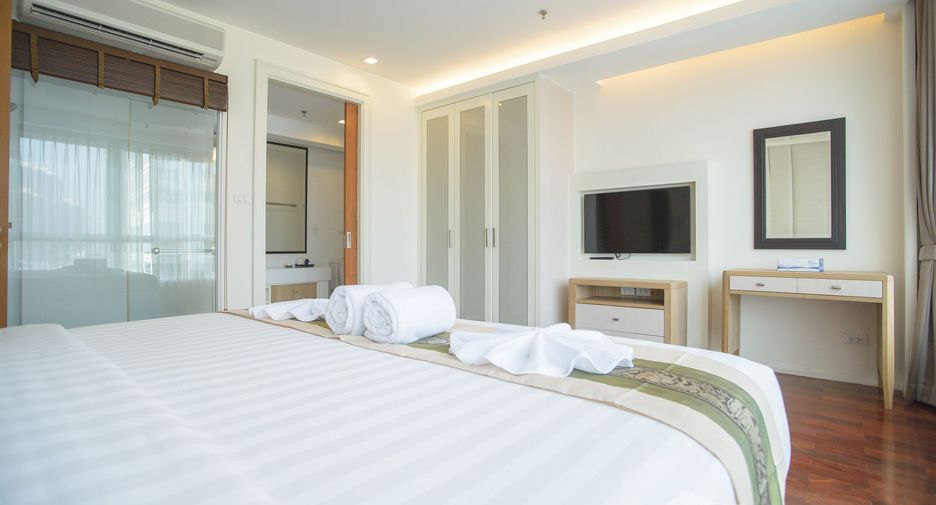 For rent 2 bedrooms apartment in Khlong Toei, Bangkok