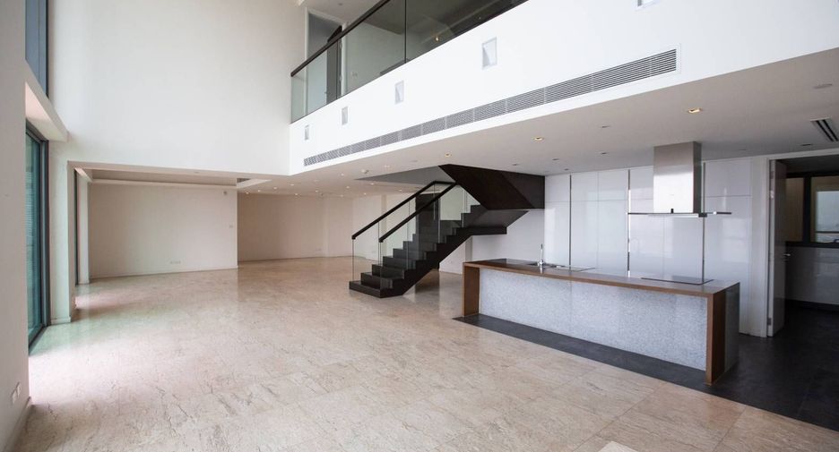For rent 4 bedrooms condo in Yan Nawa, Bangkok