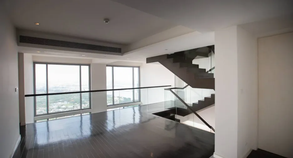 For rent 4 bedrooms condo in Yan Nawa, Bangkok