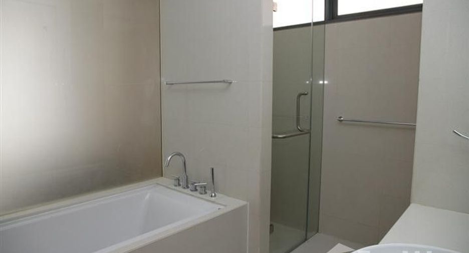Condo en alquiler de 2 habitaciones en Khlong Toei, Bangkok