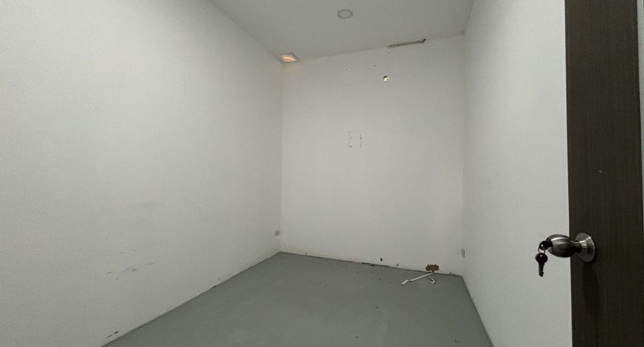 Haus zur Miete mit 8 Zimmer in Nong Khaem, Bangkok