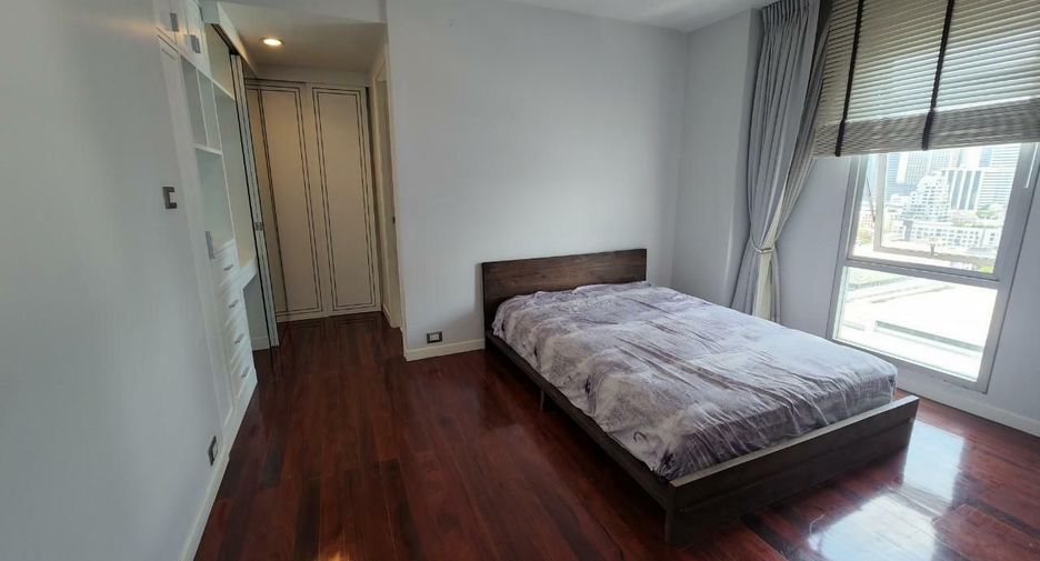 For rent 3 bedrooms condo in Bang Rak, Bangkok