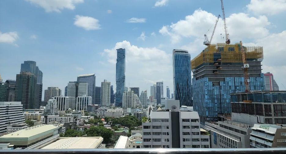 For rent 3 bedrooms condo in Bang Rak, Bangkok