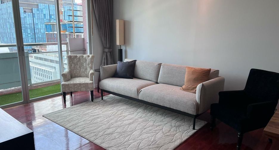 For rent 3 bedrooms condo in Bang Rak, Bangkok