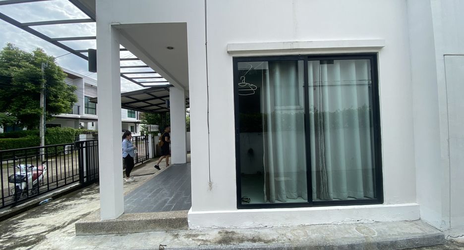 For rent 3 bedrooms house in Prawet, Bangkok