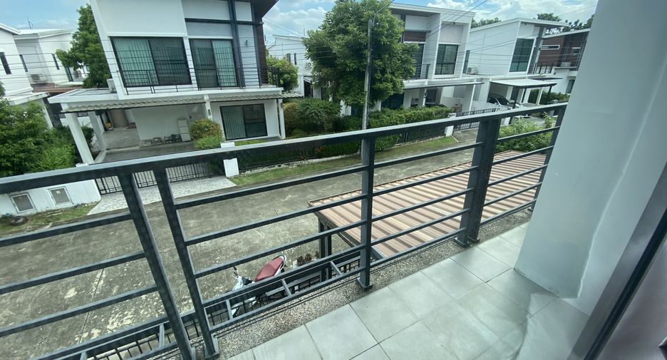For rent 3 bedrooms house in Prawet, Bangkok