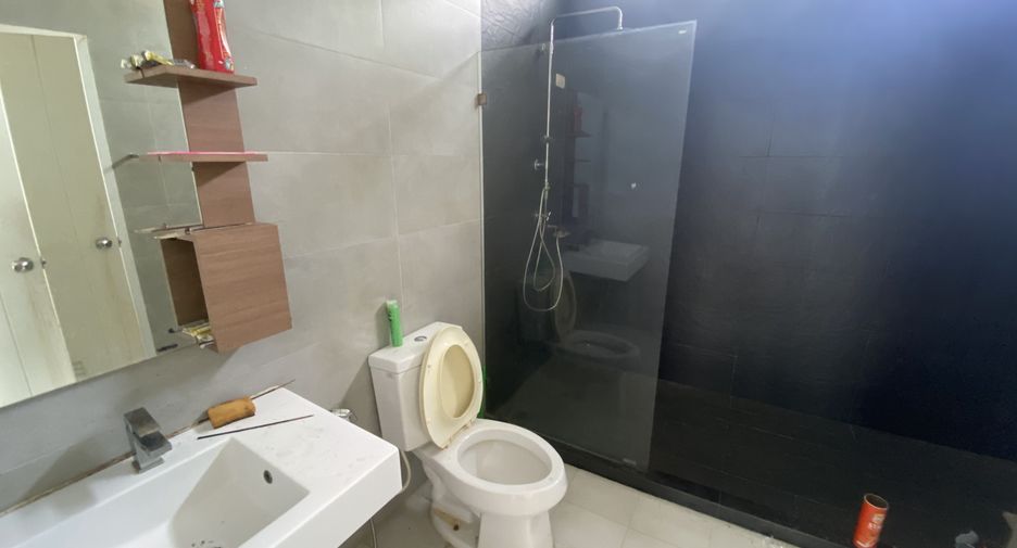 For rent 3 bedrooms house in Prawet, Bangkok