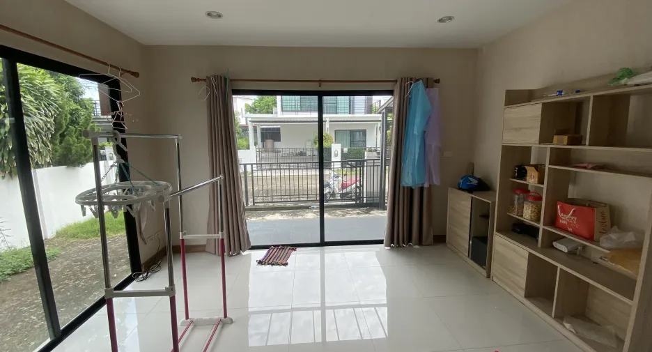 For rent 3 bedrooms house in Prawet, Bangkok