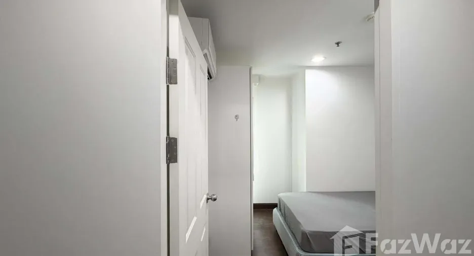 À louer 2 chambres condo à Huai Khwang, Bangkok
