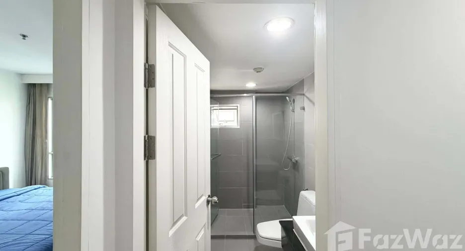 À louer 2 chambres condo à Huai Khwang, Bangkok