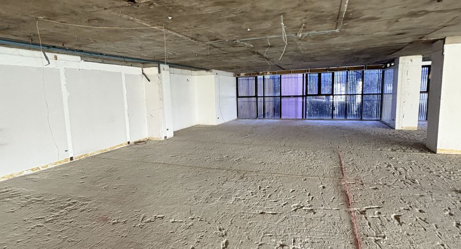 For rent retail Space in Watthana, Bangkok