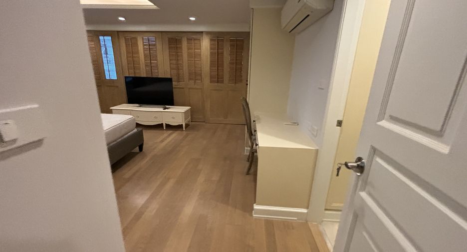 Condo en alquiler de 3 habitaciones en Khlong Toei, Bangkok