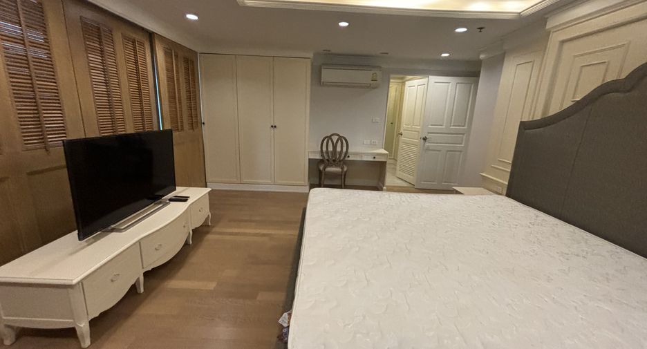 Condo en alquiler de 3 habitaciones en Khlong Toei, Bangkok