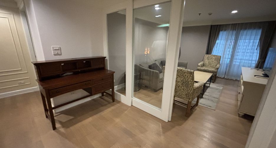 Condo en alquiler de 3 habitaciones en Khlong Toei, Bangkok