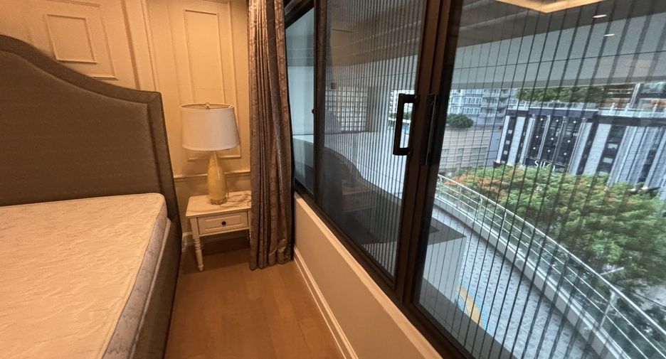 Condo en alquiler de 3 habitaciones en Khlong Toei, Bangkok