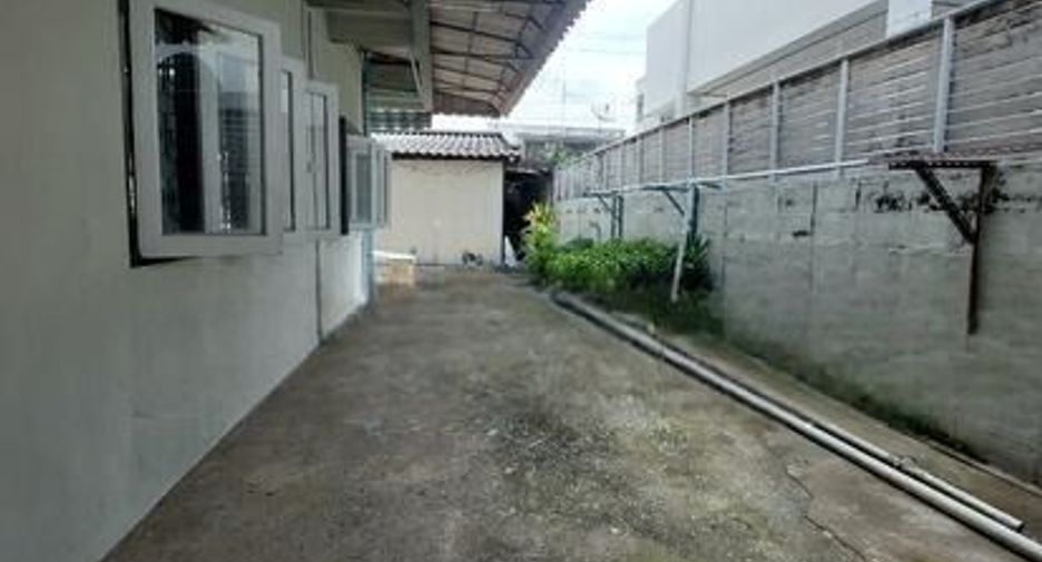 For rent 3 bedrooms house in Bueng Kum, Bangkok