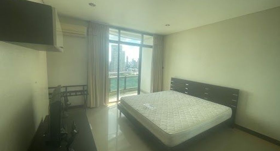 For rent 2 bedrooms condo in Sathon, Bangkok