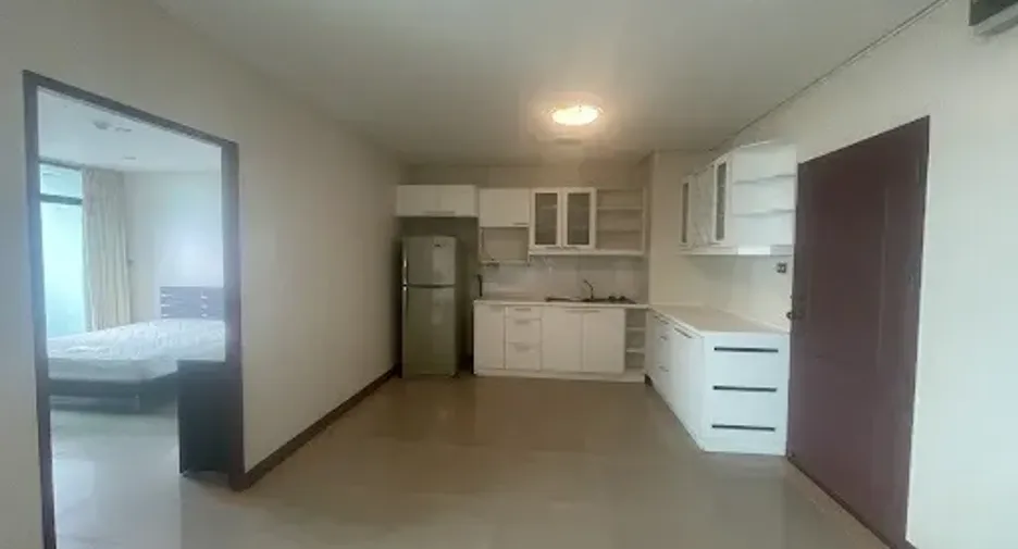 For rent 2 bedrooms condo in Sathon, Bangkok