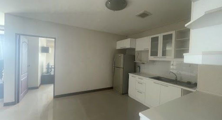 For rent 2 bedrooms condo in Sathon, Bangkok