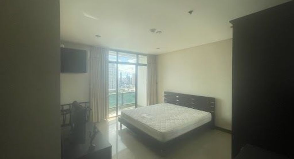 For rent 2 bedrooms condo in Sathon, Bangkok