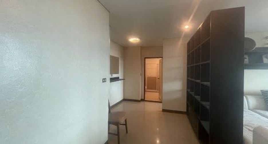For rent 2 bedrooms condo in Sathon, Bangkok