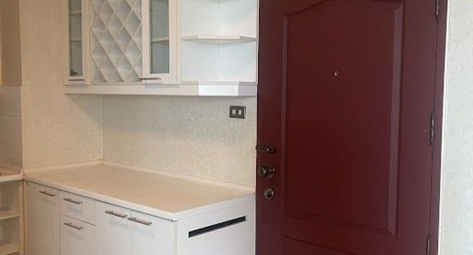 For rent 2 bedrooms condo in Sathon, Bangkok