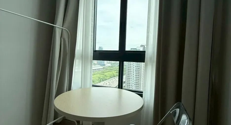 Wohnung zur Miete mit 1 Zimmer in Huai Khwang, Bangkok